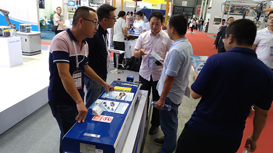 2017年上海國際汽車製造技術與裝備及材料展覽會(AMTS)(綠捷AGV團隊介紹無人搬運車)